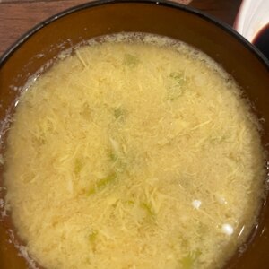 【簡単】お酒と醤油が隠し味のふわふわ卵のお味噌汁！